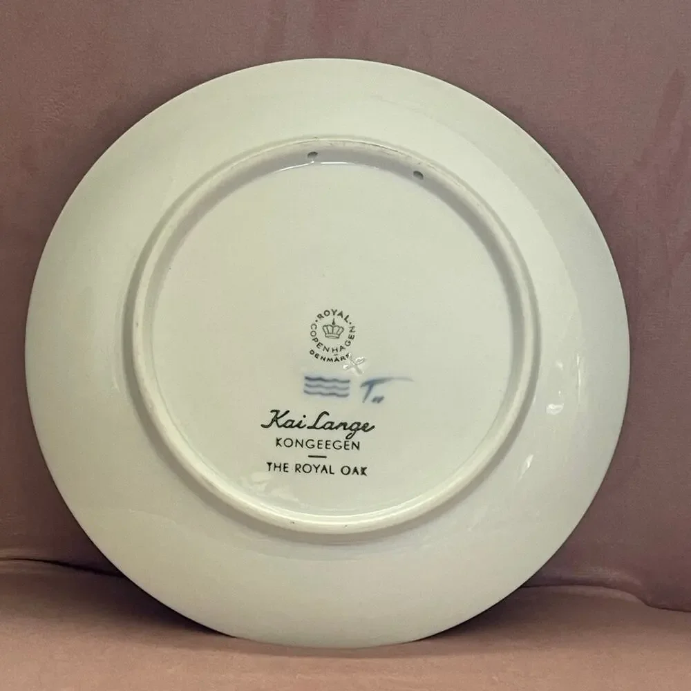 Royal Copenhagen 1967 Christmas Plate The Royal Oak Kongeegen